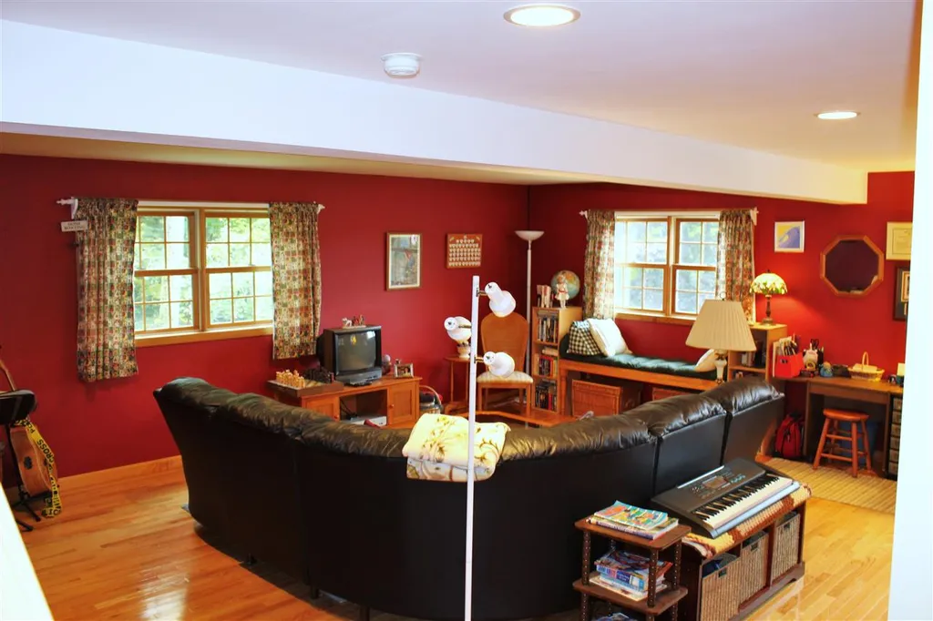 95 Ridge View Drive Bridgewater NH 03222