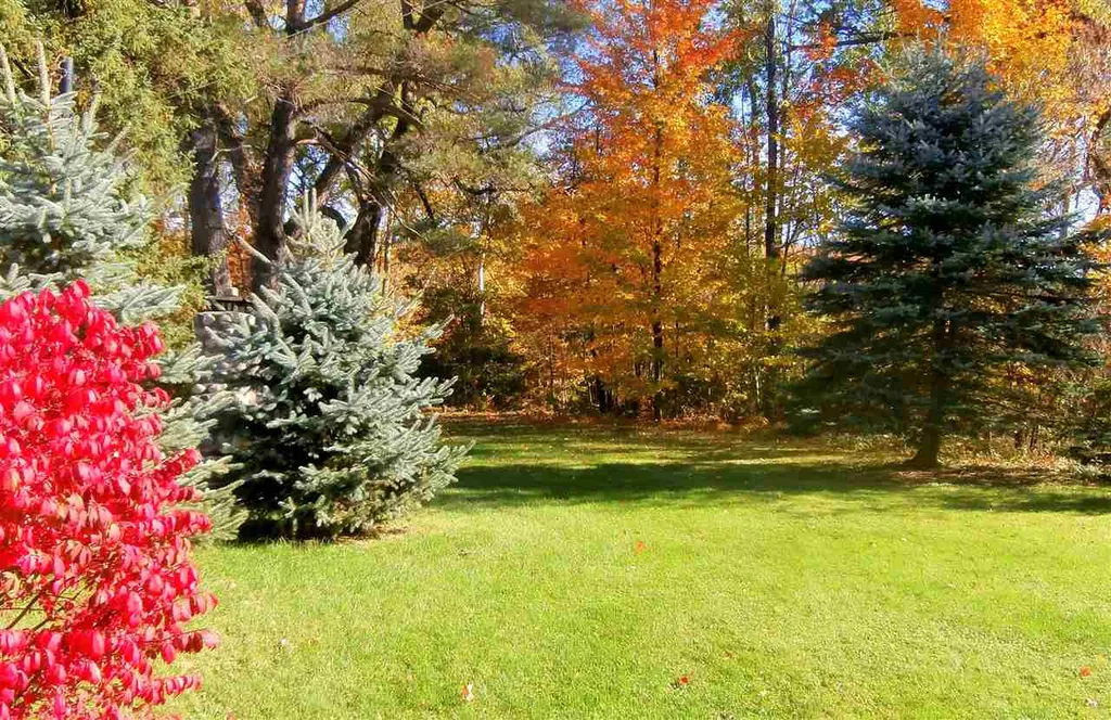 1832 Hutchins Street Berlin NH 03570