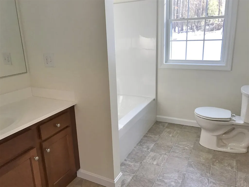 3A Red Oak Way Boscawen NH 03303