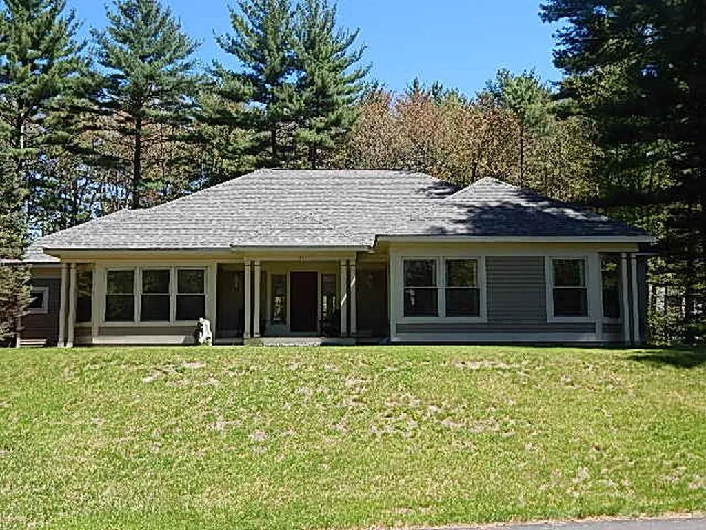 51 Oakmont Drive Concord NH 03301-6916