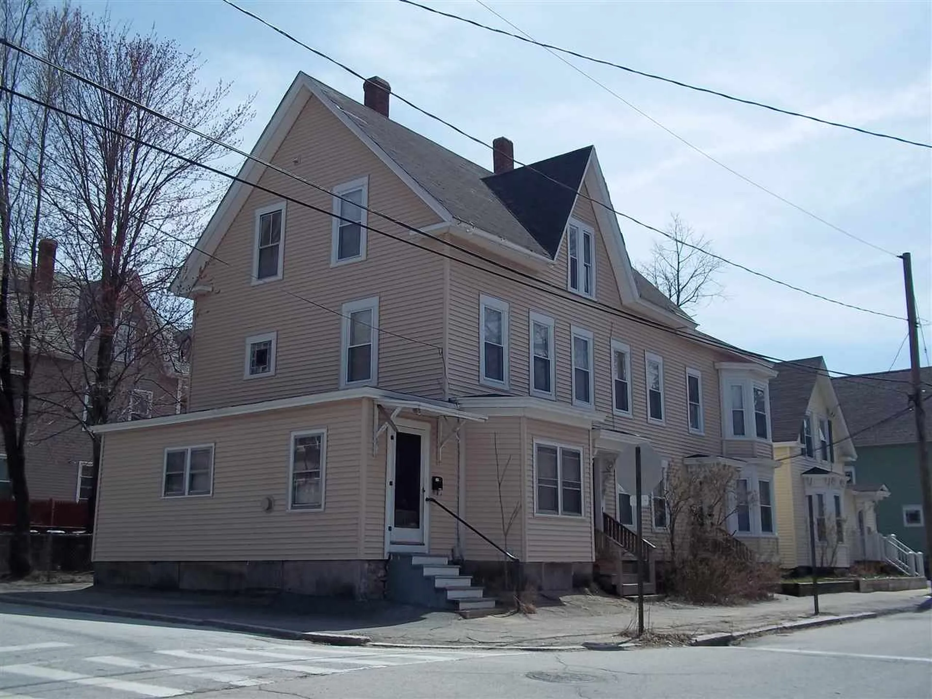 39 Ashland Street Manchester NH 03104