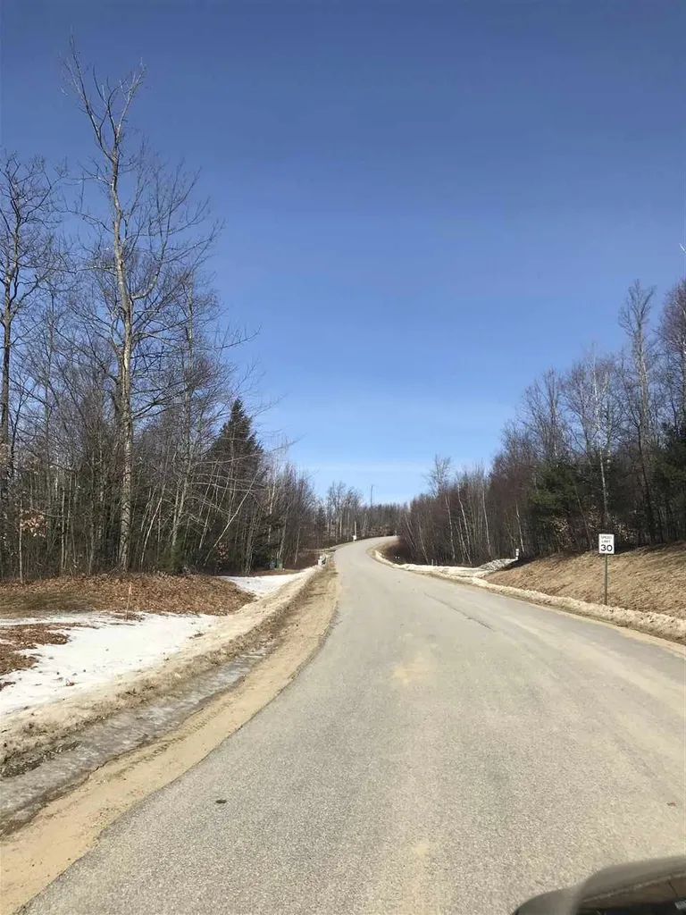 2 Crescent Drive Bow NH 03304