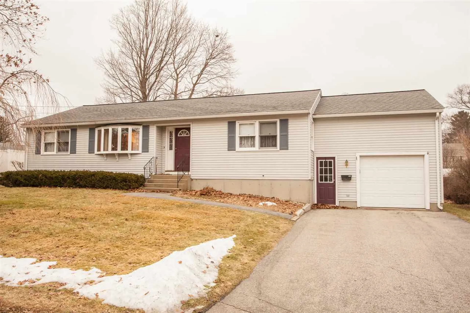 108 Peak Street Manchester NH 03104