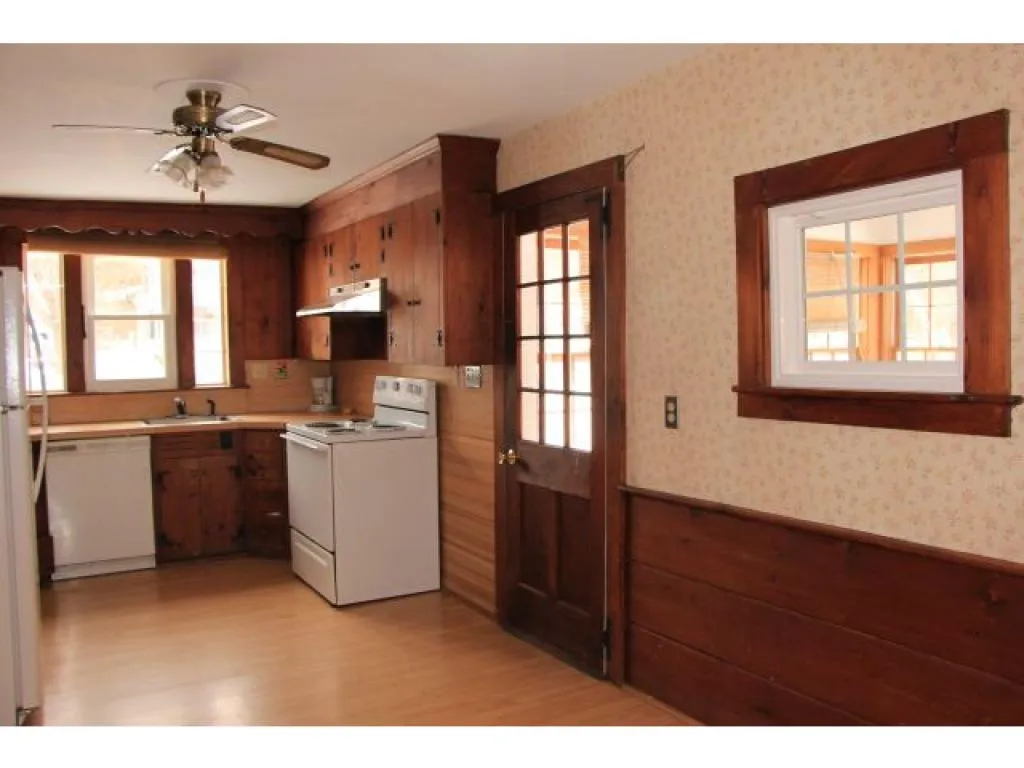15 Pleasant Street Rockingham VT 05101