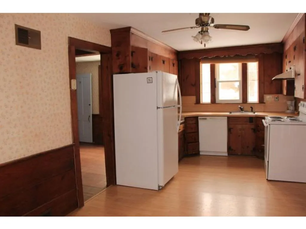 15 Pleasant Street Rockingham VT 05101