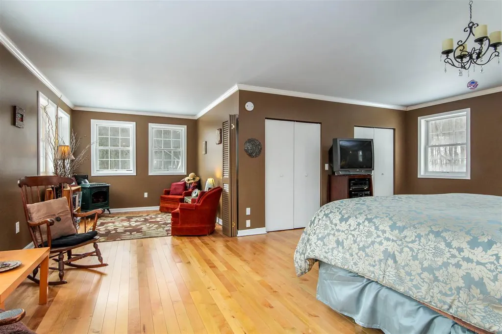 691 East Street Huntington VT 05462