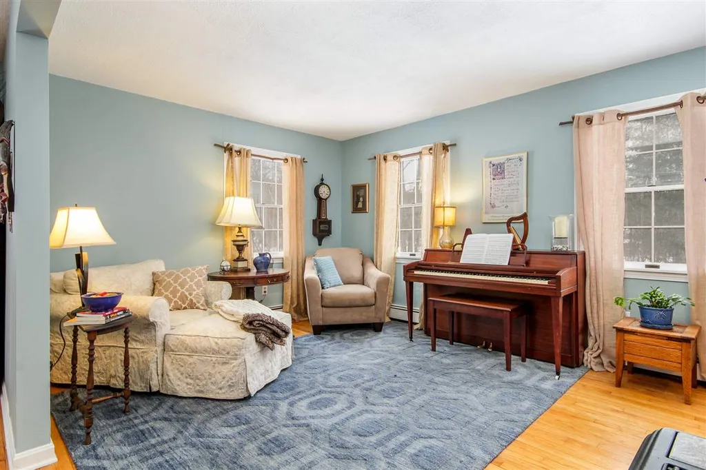 691 East Street Huntington VT 05462