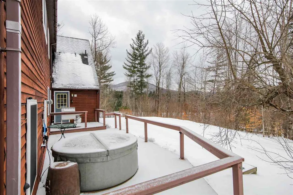691 East Street Huntington VT 05462