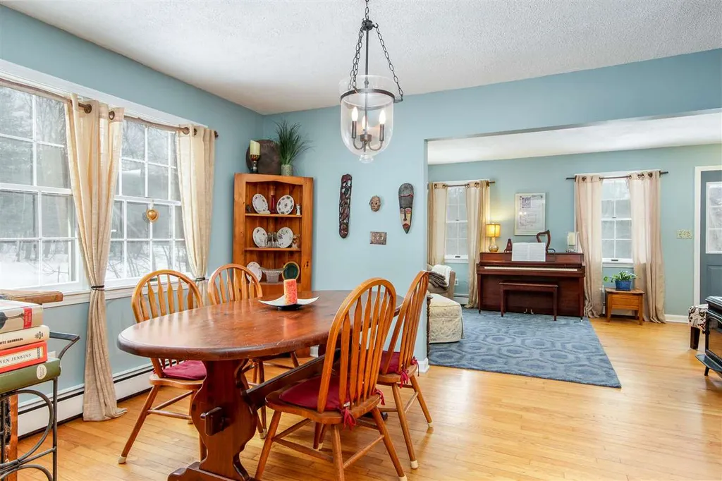 691 East Street Huntington VT 05462