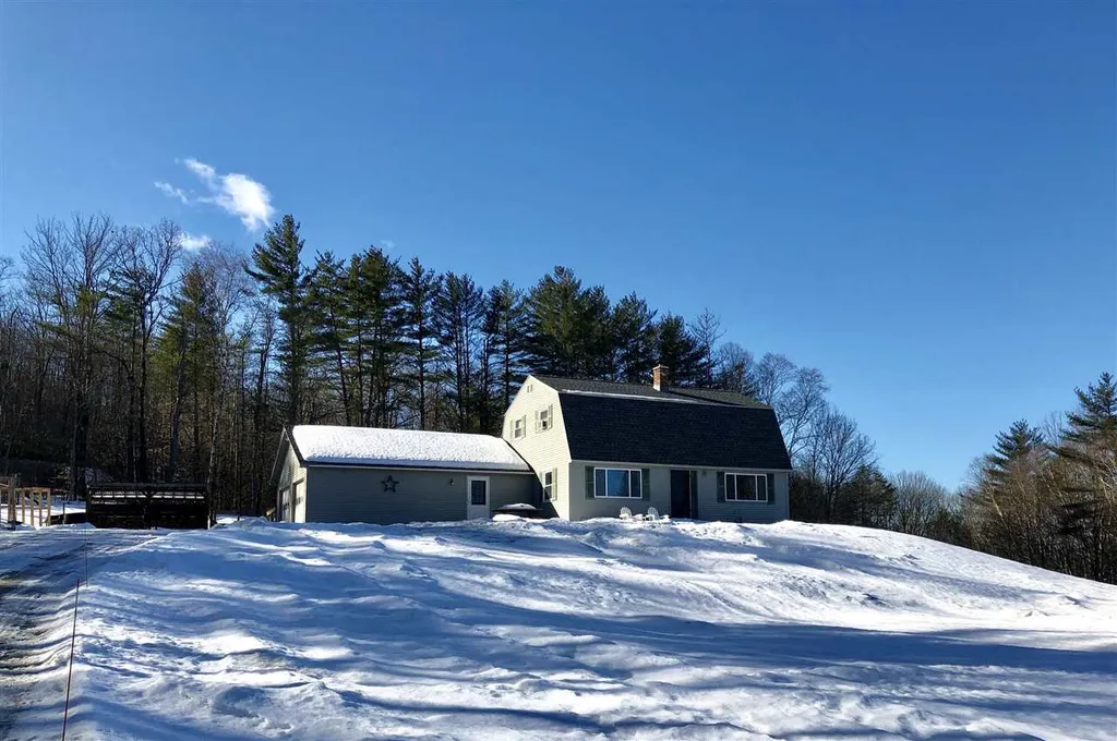 97 Hidden Lane Hartford VT 05001