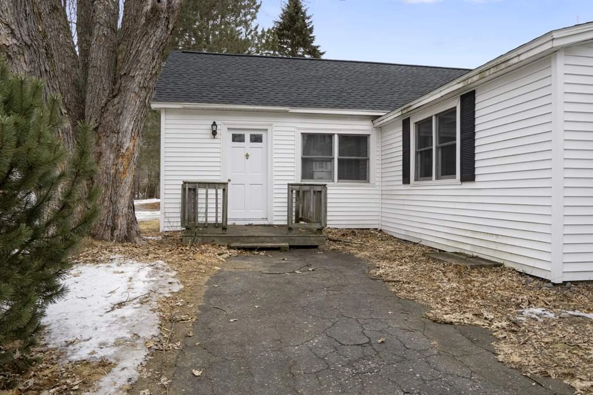 14 Geneva Street Warner NH 03278