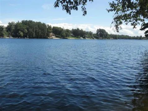203 Shore Drive Salem NH 03079-1641