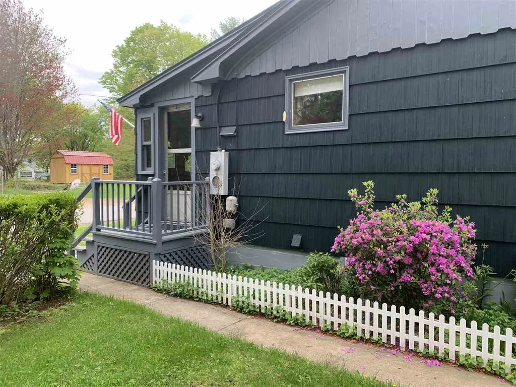 4 Cottage Street Conway NH 03818