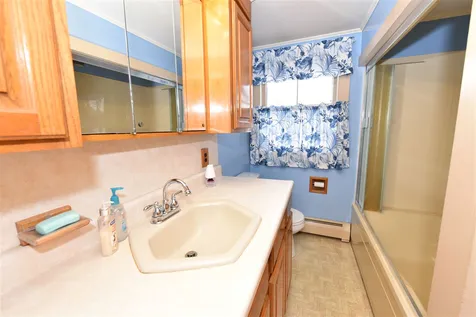 4 Cottage Street Conway NH 03818