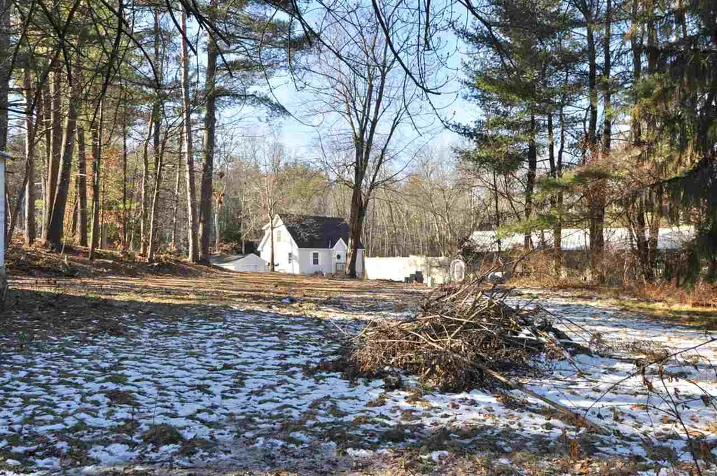 48 Mildred Avenue Raymond NH 03077