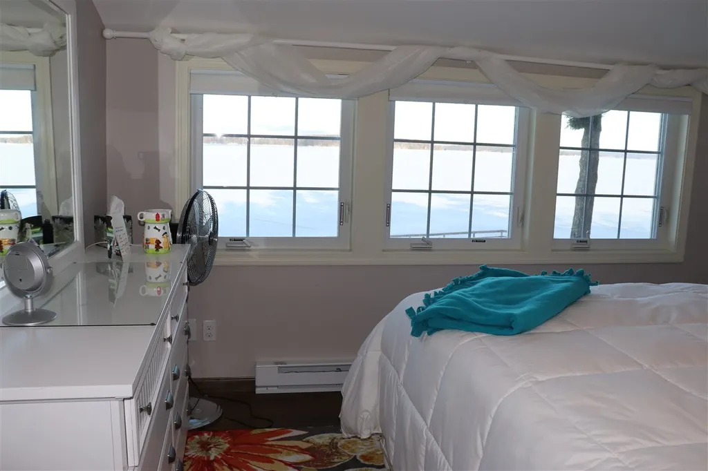 171 Dockham Shore Road Gilford NH 03249