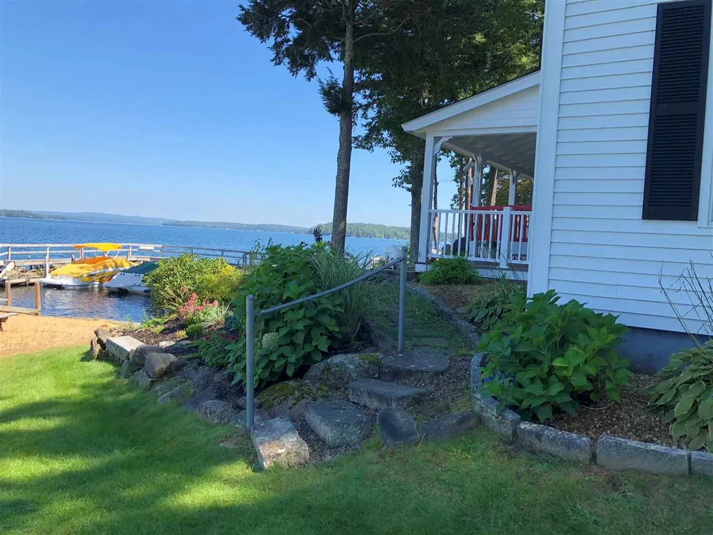 171 Dockham Shore Road Gilford NH 03249