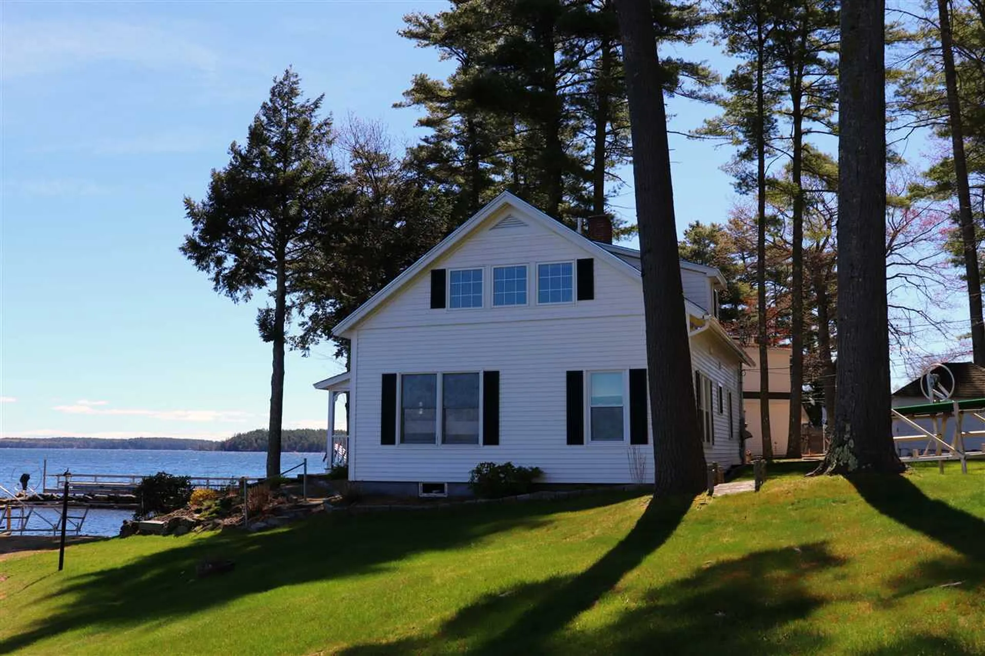 171 Dockham Shore Road Gilford NH 03249