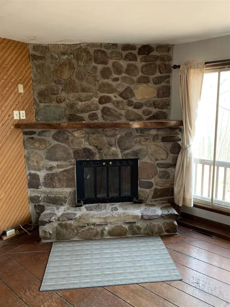 28 Jewell Lane Ferrisburgh VT 05456