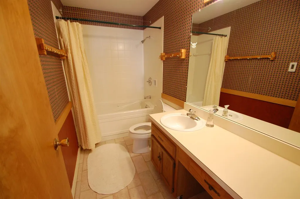 186 Castlerock Road Warren VT 05674