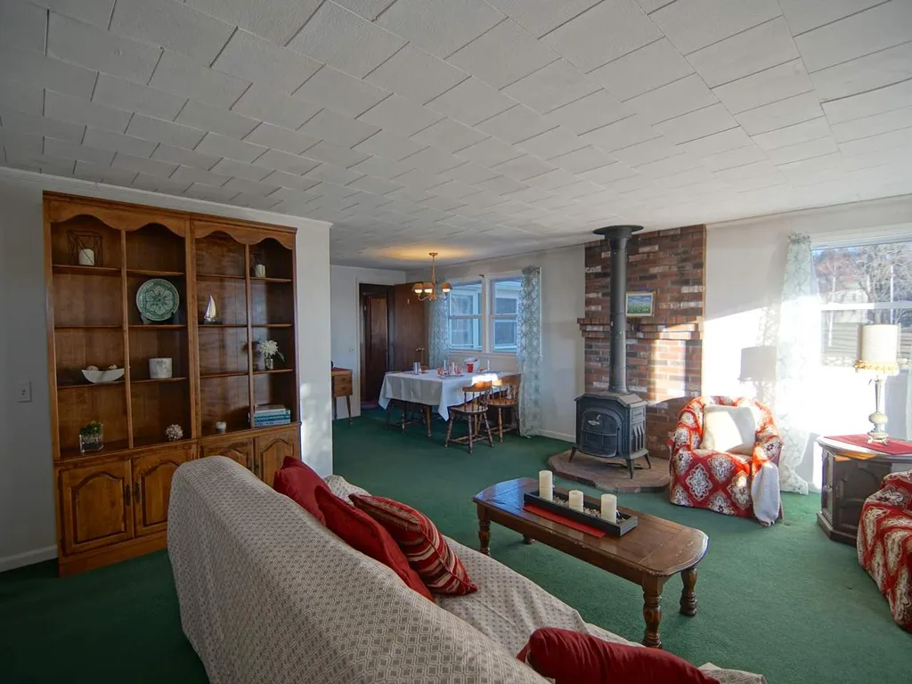 100 Locke Road Rye NH 03870