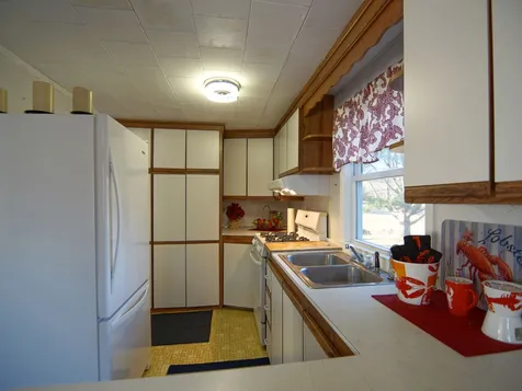 100 Locke Road Rye NH 03870