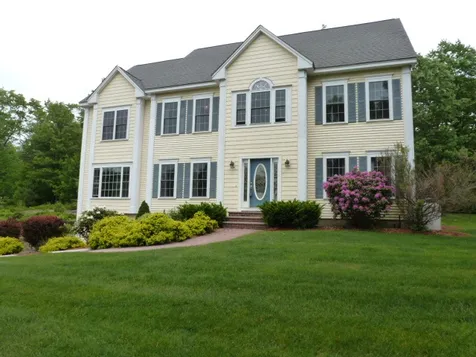 11 Long Hill Road Hollis NH 03049