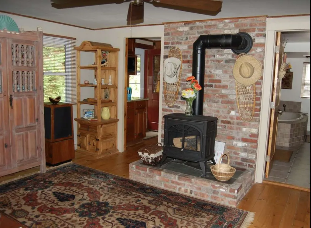 8 Buttonwood Road Holderness NH 03245