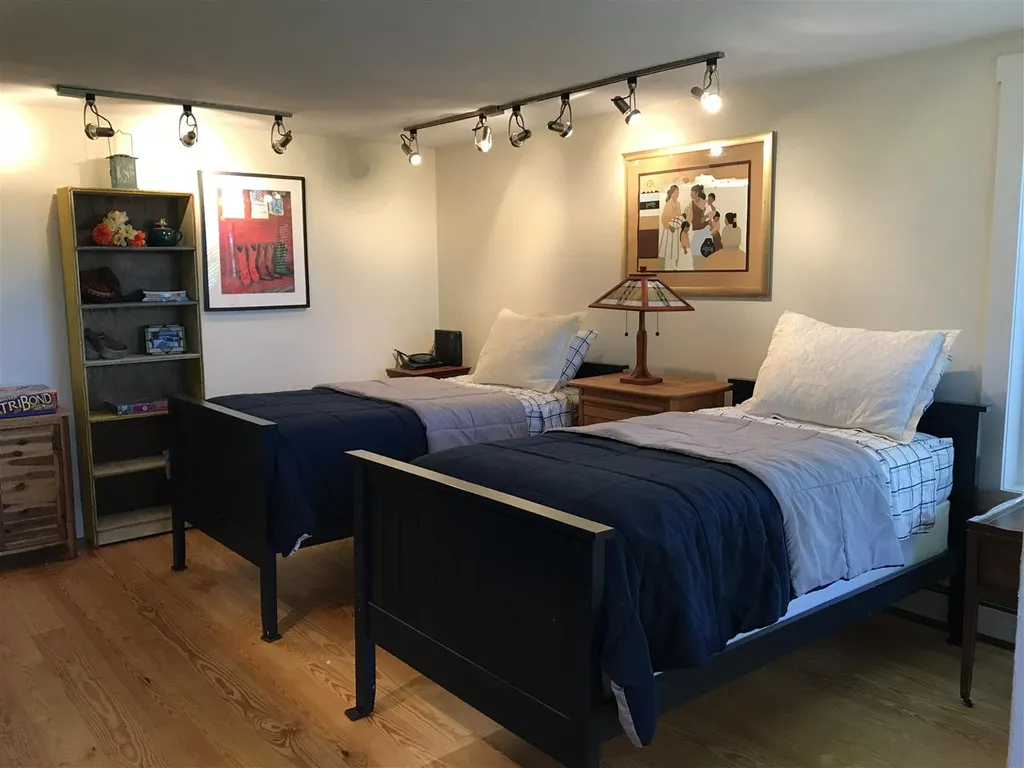 8 Buttonwood Road Holderness NH 03245