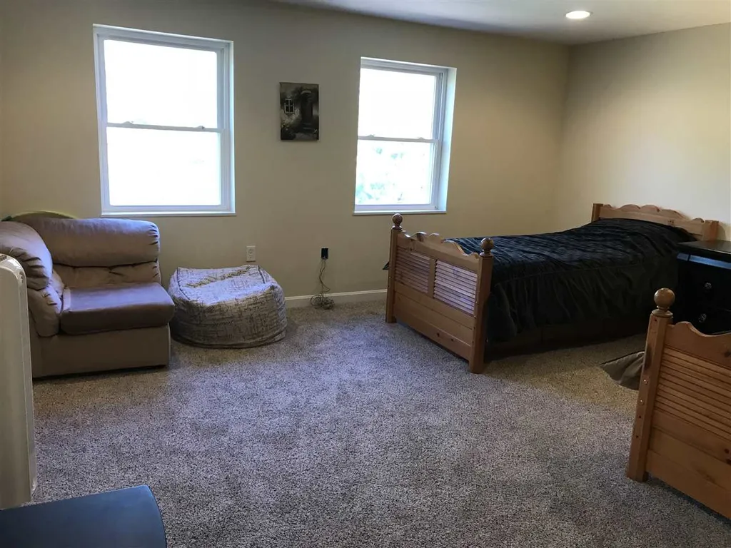 8 Buttonwood Road Holderness NH 03245