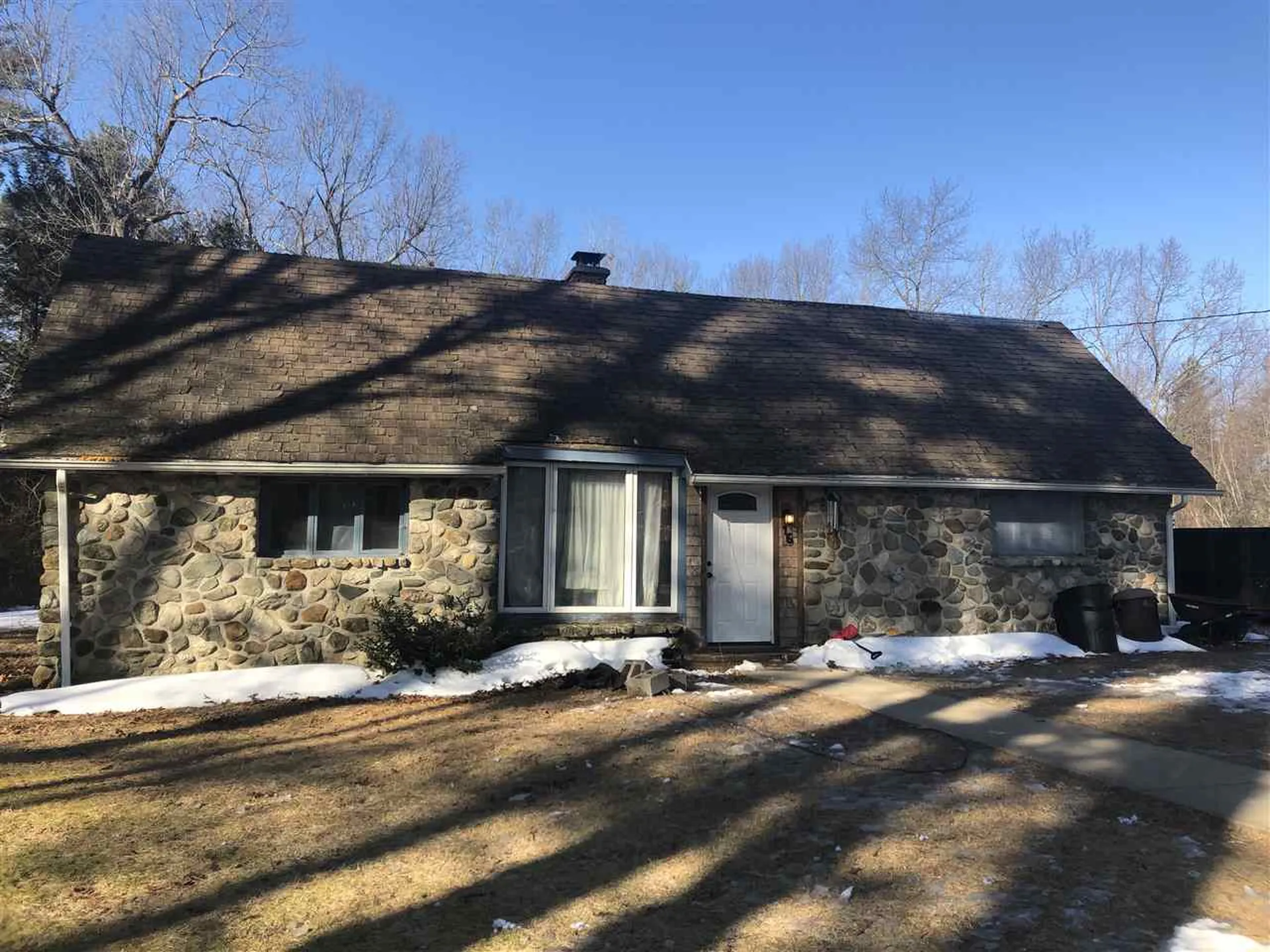 16 Maple Avenue Newton NH 03858
