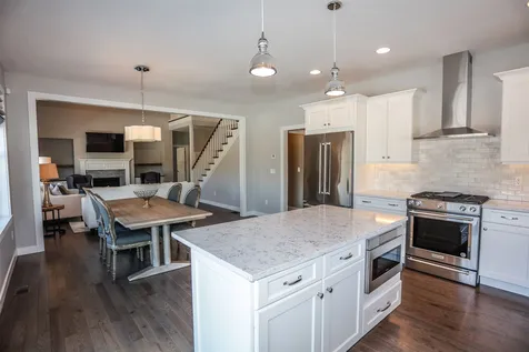 8 Treeline Drive Auburn NH 03032