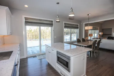 8 Treeline Drive Auburn NH 03032
