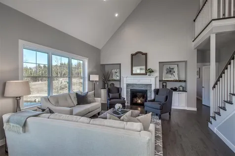 8 Treeline Drive Auburn NH 03032