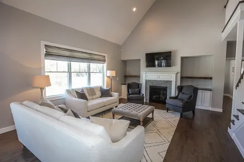 8 Treeline Drive Auburn NH 03032