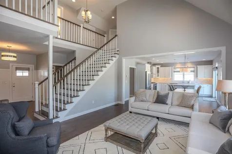 8 Treeline Drive Auburn NH 03032