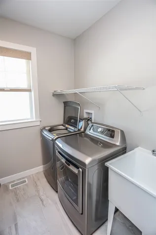 8 Treeline Drive Auburn NH 03032