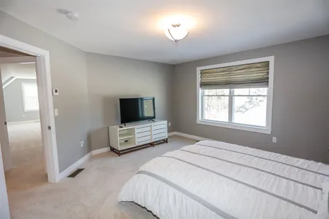 8 Treeline Drive Auburn NH 03032