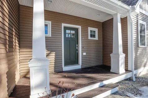 8 Treeline Drive Auburn NH 03032