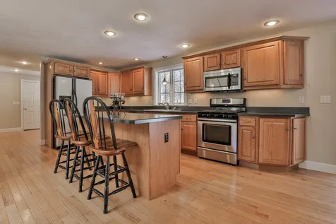 93 Nartoff Road Hollis NH 03049