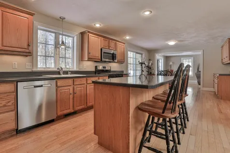 93 Nartoff Road Hollis NH 03049