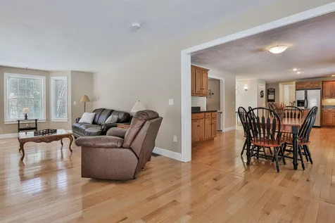 93 Nartoff Road Hollis NH 03049