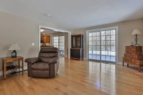 93 Nartoff Road Hollis NH 03049