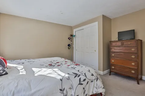 93 Nartoff Road Hollis NH 03049