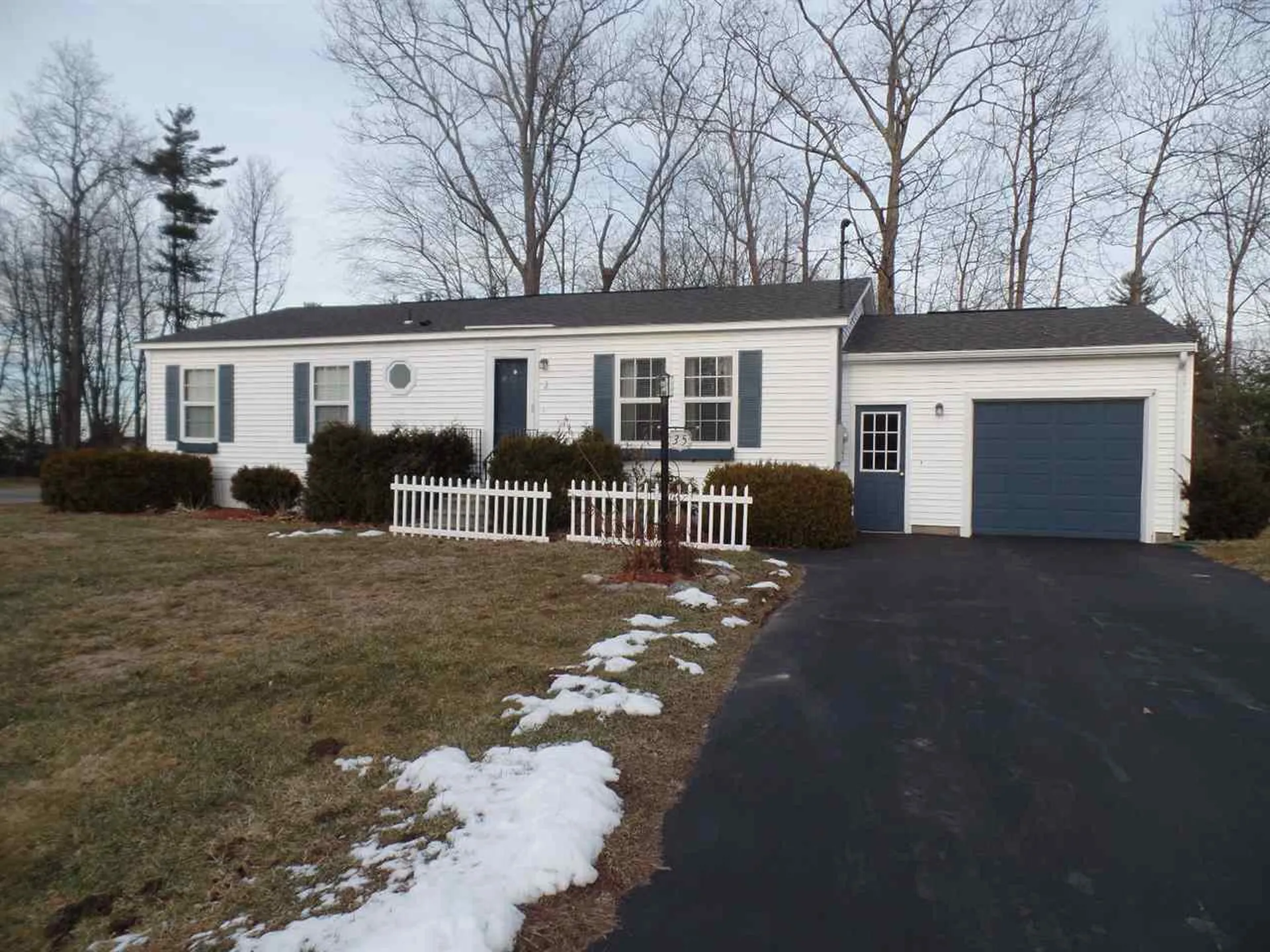 35 Granite Circle Hampstead NH 03841
