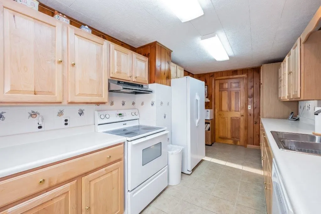 33 Grassy Pond Road Moultonborough NH 03254