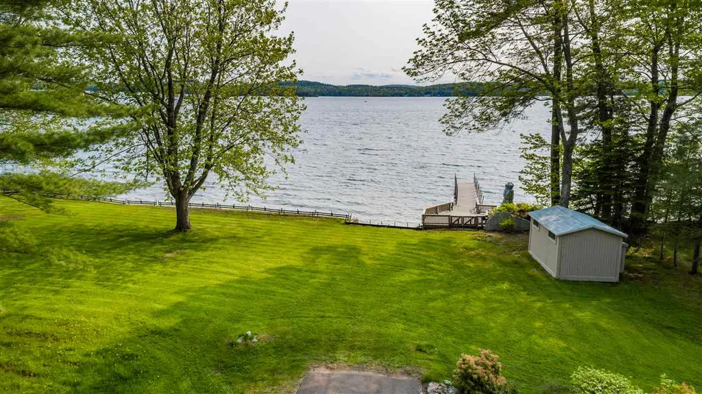 33 Grassy Pond Road Moultonborough NH 03254