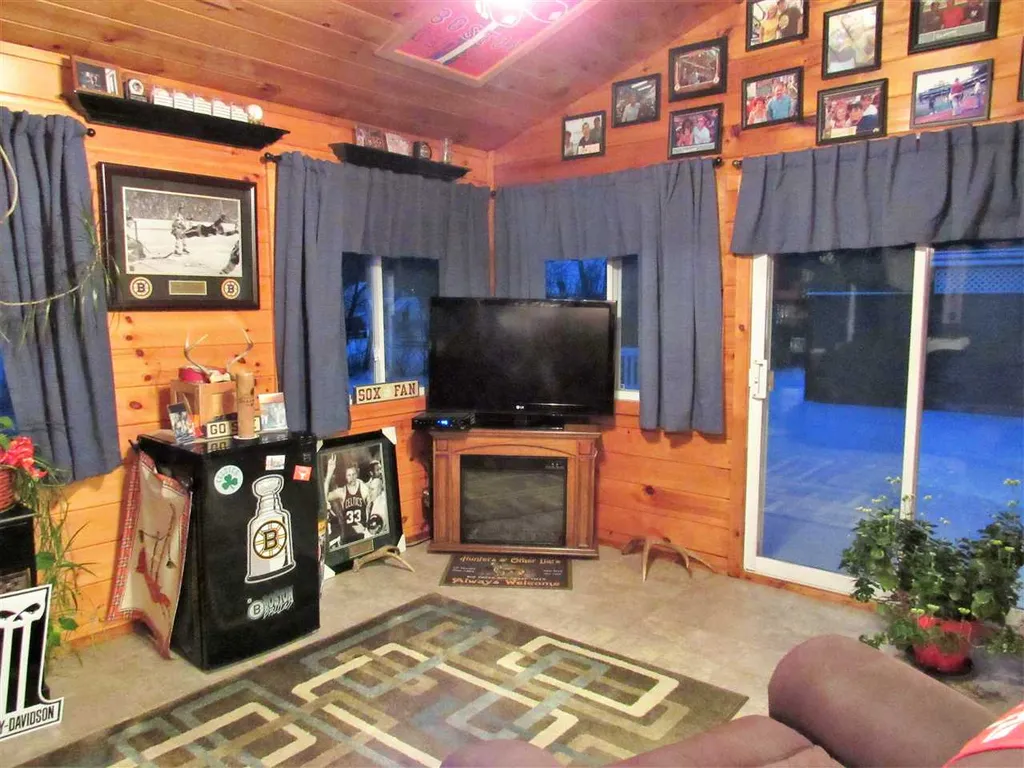 2 Underhill Street Gorham NH 03581