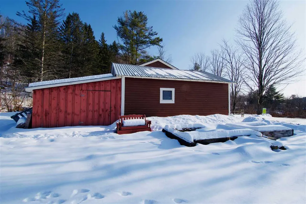 32 West Hill Road Northfield VT 05663