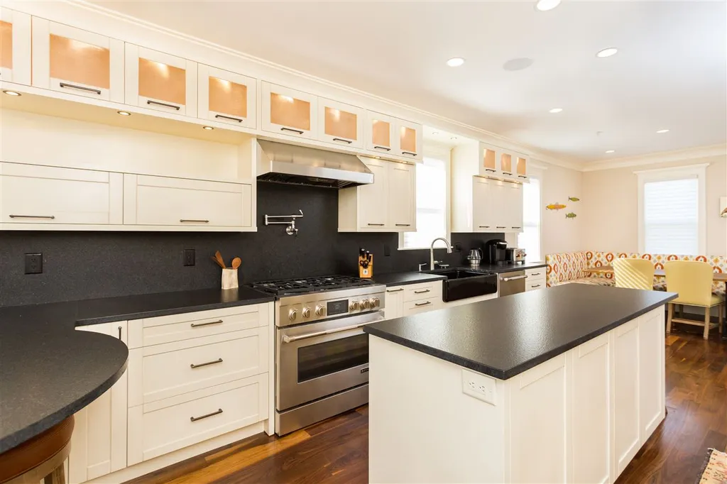 21 Rockingham Street Portsmouth NH 03801
